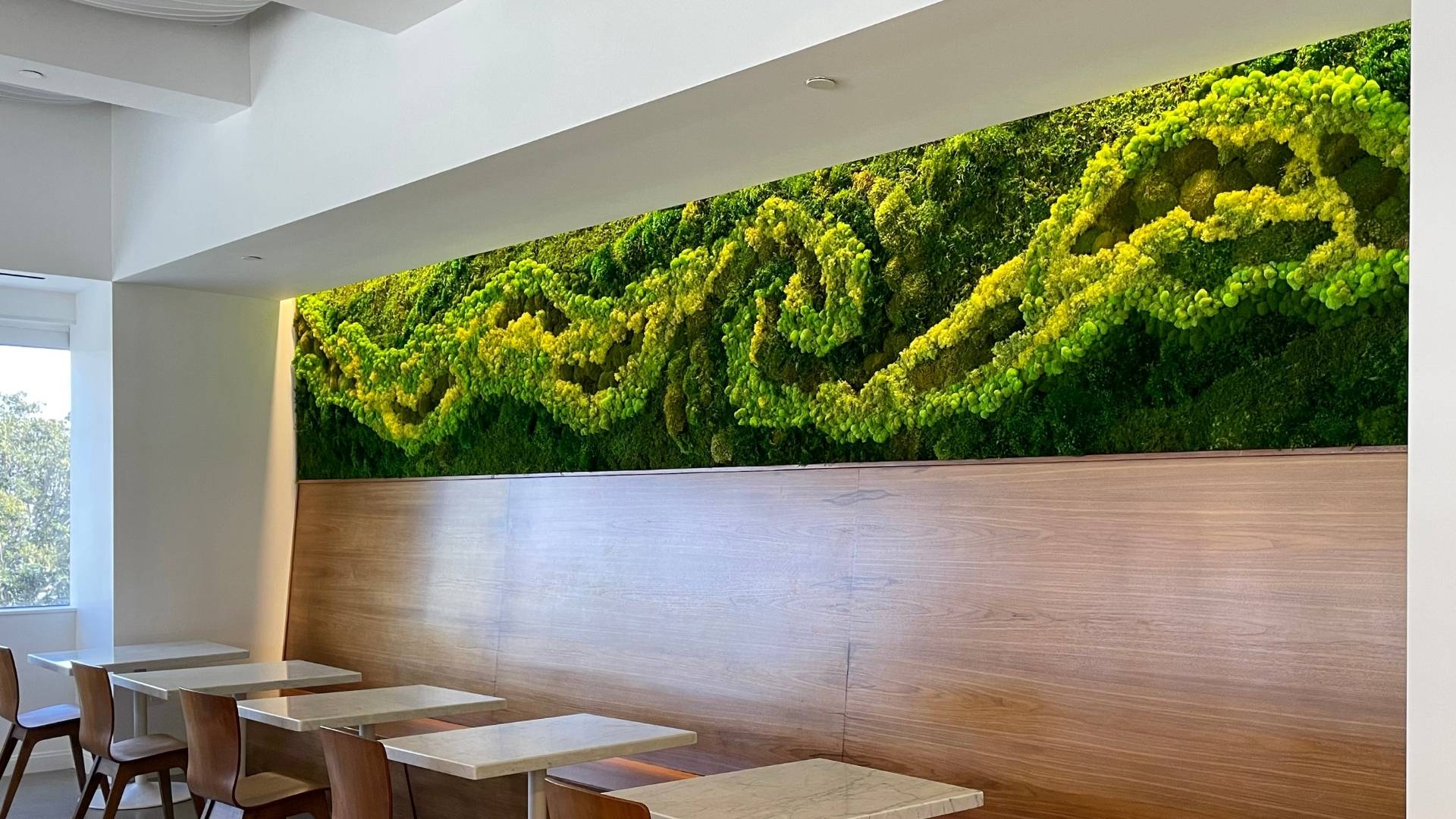 moss wall kitchen